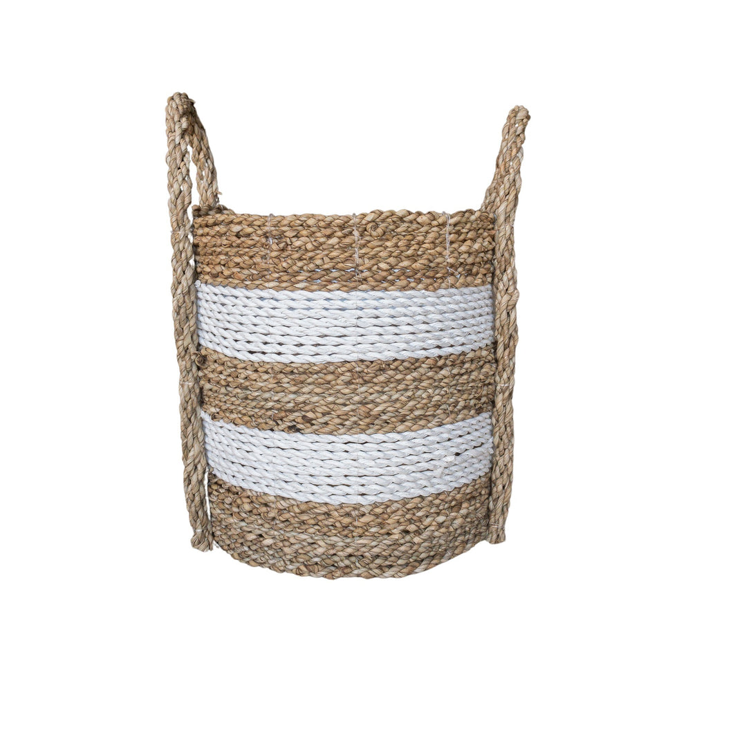 Front of small size mixed white large basket